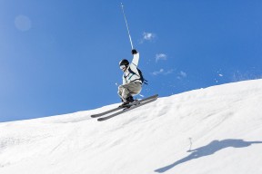 开云官方网站-“足球公益跑赛事在全国多城同步举行，倡导健康生活”，足球公益活动